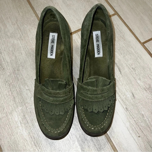 Steve Madden Forest Green Suede Leather Fringe Wedge Loafers with Rounded Toe - Picture 6 of 6